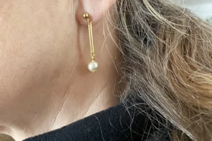 Boucles d'oreilles bâtons et perle nacrée