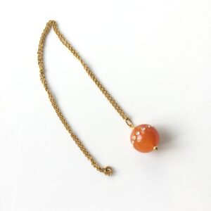 pendentif boule ambre