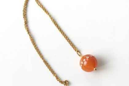 pendentif boule ambre