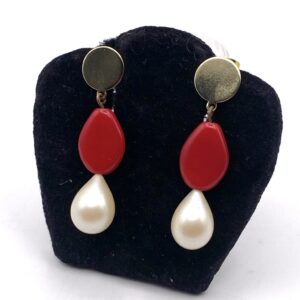 Boucles d'oreilles pendantes goutte rouge et nacrée