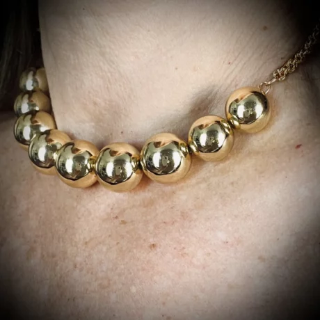 Collier boule dorée